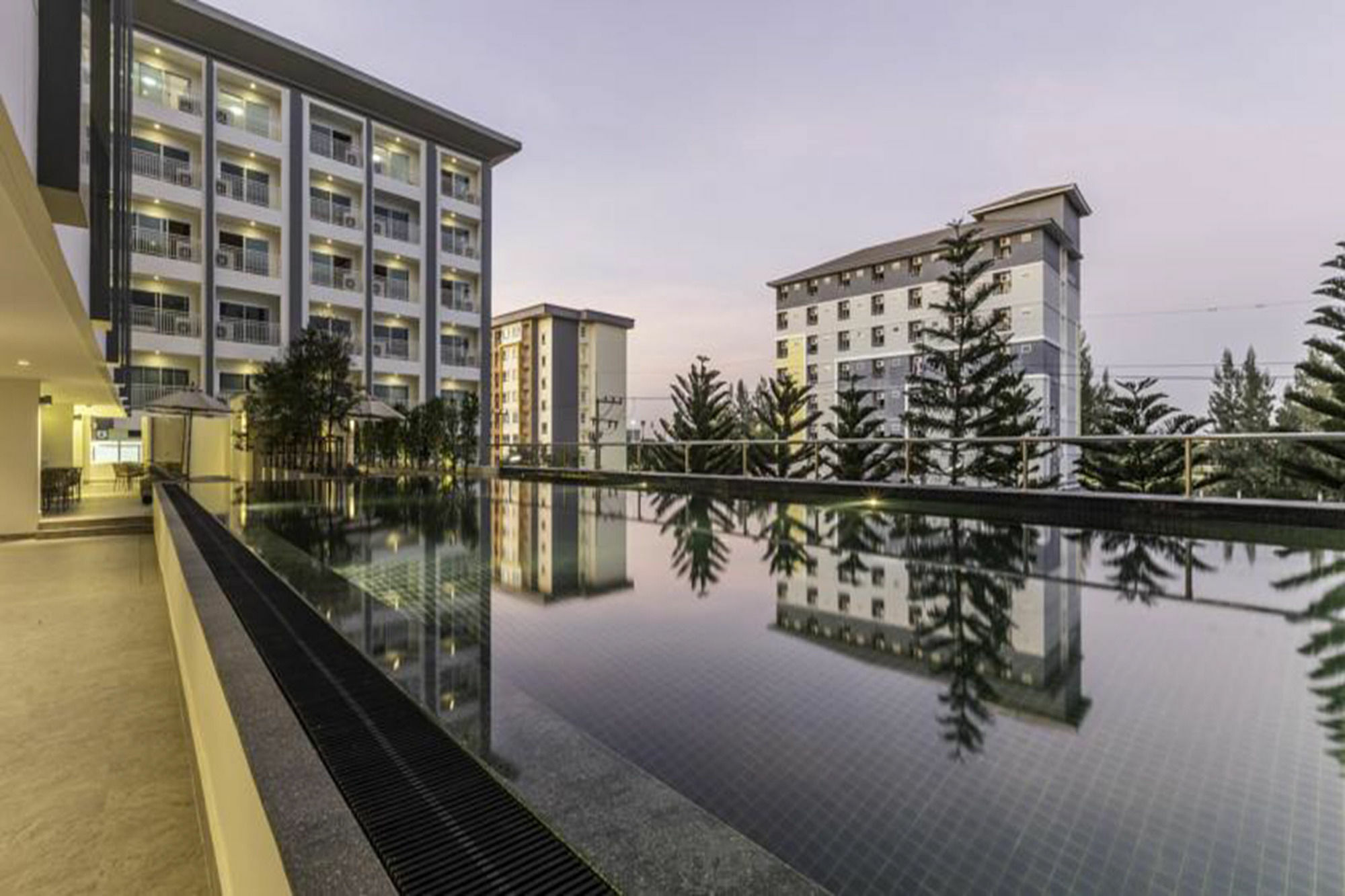 Kantary Hotel And Serviced Apartment, Amata, Bangpakong Ban Tamru 외부 사진