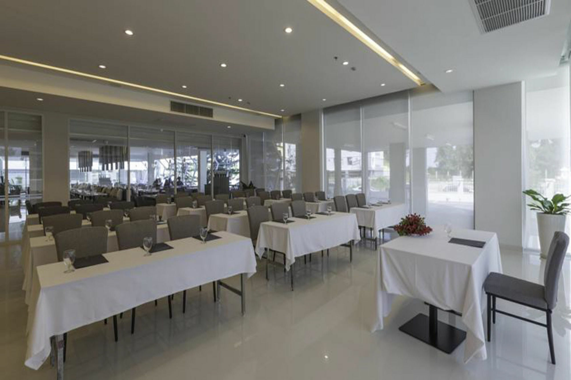 Kantary Hotel And Serviced Apartment, Amata, Bangpakong Ban Tamru 외부 사진